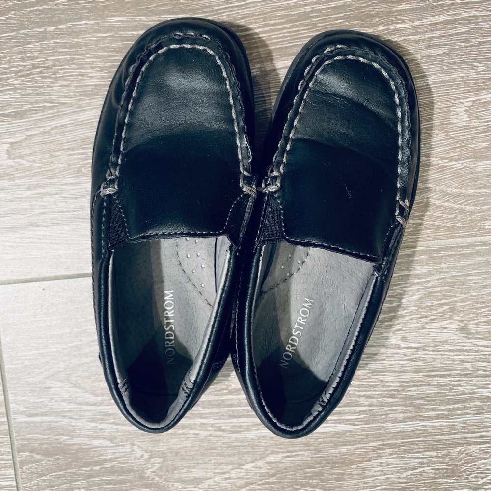 Boys Nordstrom Black Loafer/Dress Shoe Size 9M